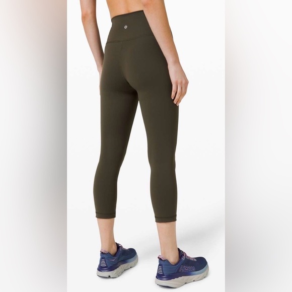 Lululemon Wunder Train High Rise Crop - Picture 2 of 11